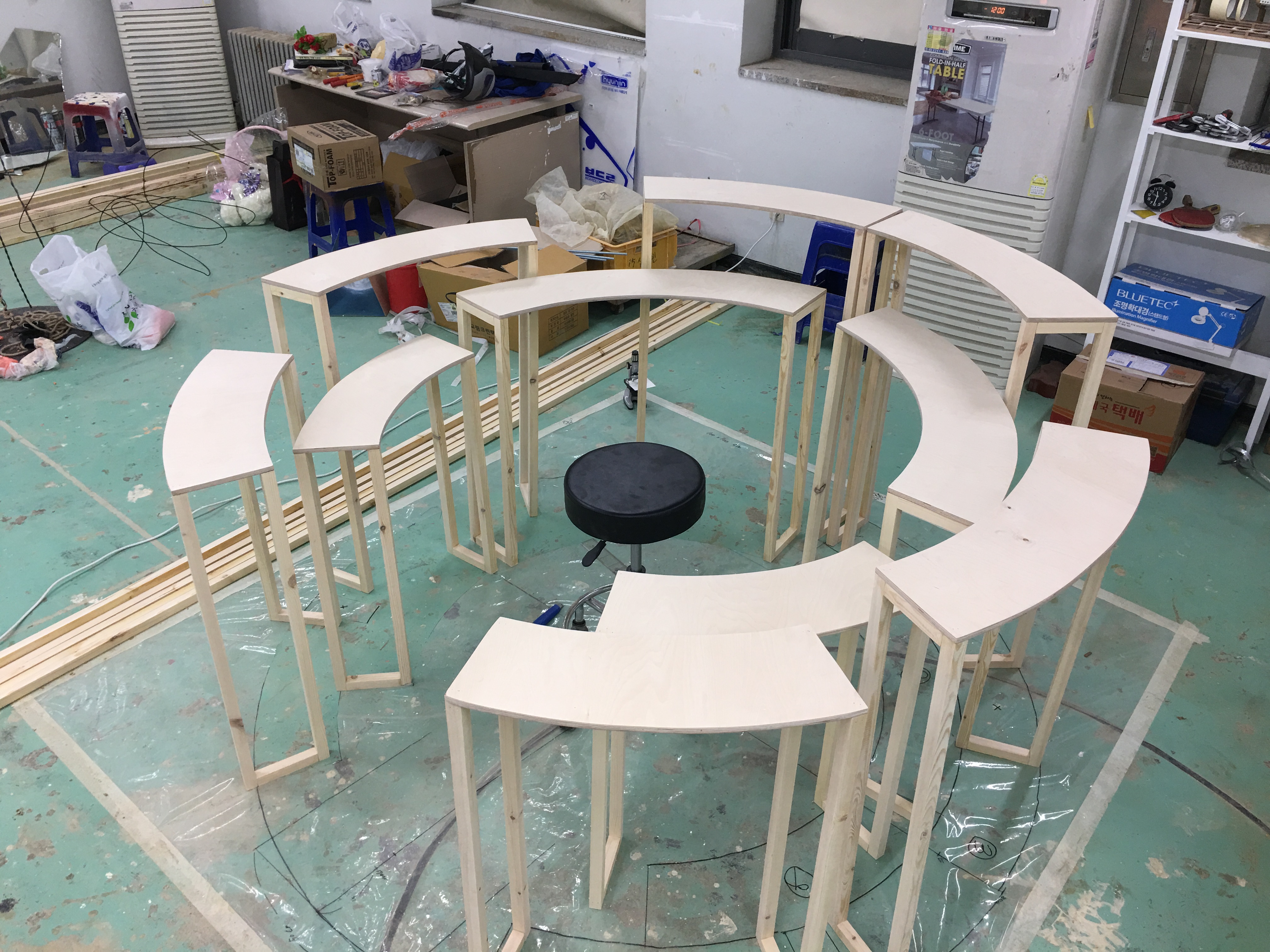 OUTDOOR MONUMENT FABRICATION